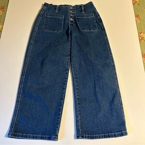 Woman's Crop Jeans Size 4
Short Cropped Button Down Wide‎ Leg Jeans Unbranded